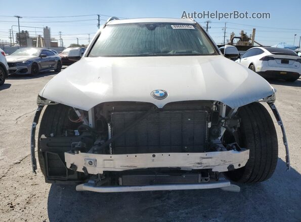 5UXCX6C09N9M53204 2022 BMW X7 White Front view