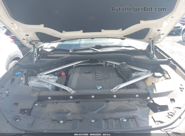 5UXCY4C04L9B62773 2020 BMW X6 White Widok z tyłu