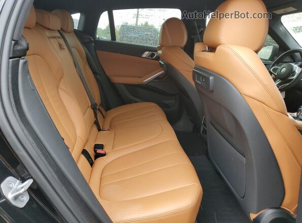 5UXCY6C09N9N33065 2022 BMW X6 Black Вид задньої частини салону