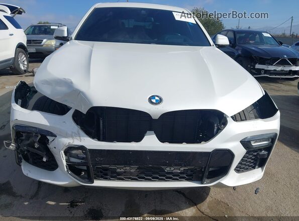 5UXCY8C06L9B21844 2020 BMW X6 White Widok z przodu