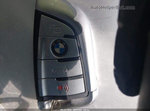5UXCY8C06L9B21844 2020 BMW X6 White Widok deski rozdzielczej