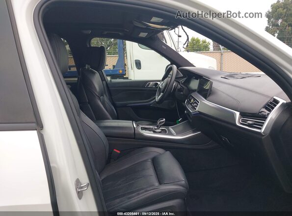 5UXJU4C07L9B38616 2020 BMW X5 White Front interior view