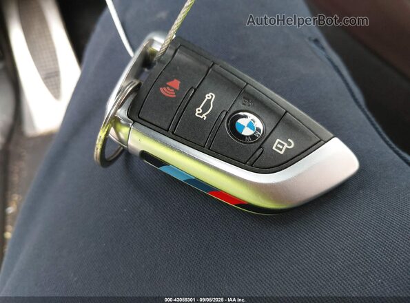5UXKR0C30H0V77691 2017 BMW X5 White Widok deski rozdzielczej