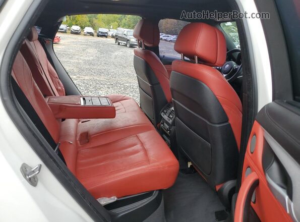 5UXKU6C51K0Z67094 2019 BMW X6 White Vista interior trasera