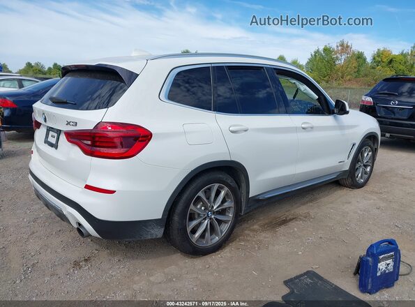 5UXTR9C57JLD59183 2018 BMW X3 White Задня права чверть
