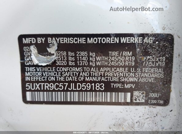 5UXTR9C57JLD59183 2018 BMW X3 White Вид підкапотного простору