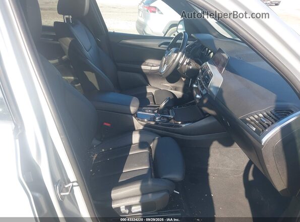 5UXTY3C01M9H42767 2021 BMW X3 Silver Vista interior delantera