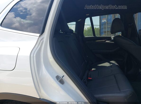 5UXTY3C04L9B70317 2020 BMW X3 White Widok naklejki z numerem VIN