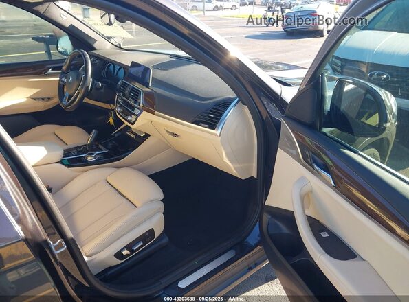 5UXTY3C07M9E58110 2021 BMW X3 Gray Widok wnętrza z przodu