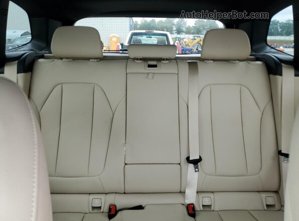 5UXTY5C00L9D08785 2020 BMW X3 White Widok tylnych siedzeń