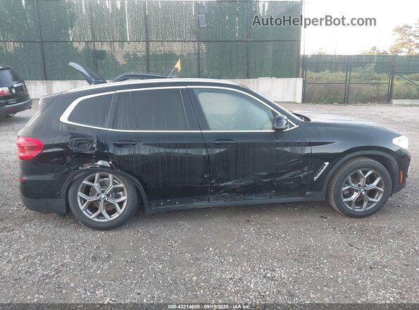 5UXTY5C00M9F13010 2021 BMW X3 Черный Вид задней части салона
