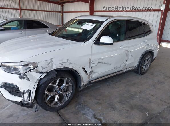 5UXTY5C0XM9E83207 2021 BMW X3 White Front view