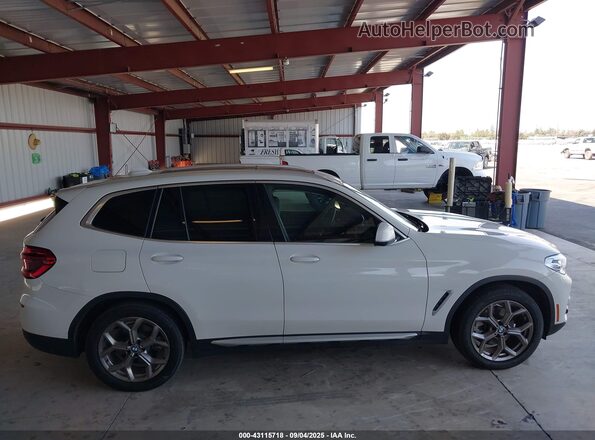 5UXTY5C0XM9E83207 2021 BMW X3 White Rear interior view