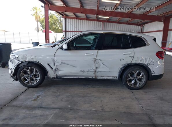 5UXTY5C0XM9E83207 2021 BMW X3 White 360 interior view
