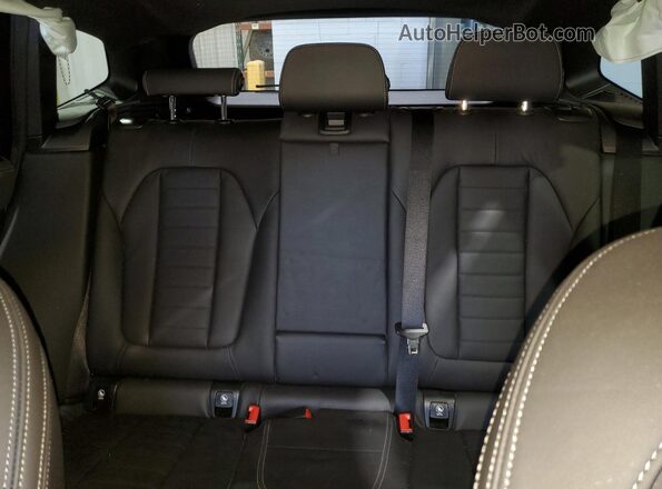 5UXTY9C01M9F82215 2021 BMW X3 Silver Widok tylnych siedzeń