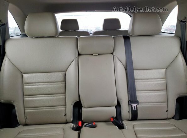 5XYPH4A56LG701875 2020 KIA SORENTO Burgundy Rear seats view