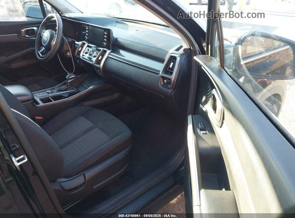 5XYRG4LC4NG113354 2022 KIA SORENTO Черный Вид салона спереди