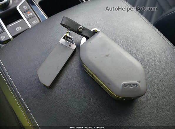 5XYRKDJF7RG263069 2024 KIA SORENTO Зеленый Вид панели приборов
