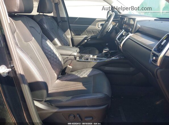 5XYRKDLF5MG045931 2021 KIA SORENTO Black Front interior view