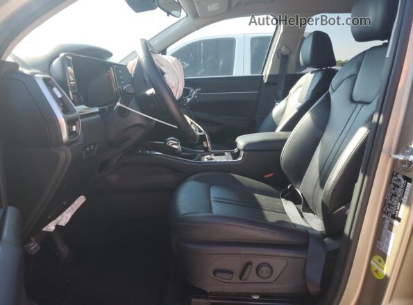 5XYRL4LC6MG017896 2021 KIA SORENTO Gold Front interior view