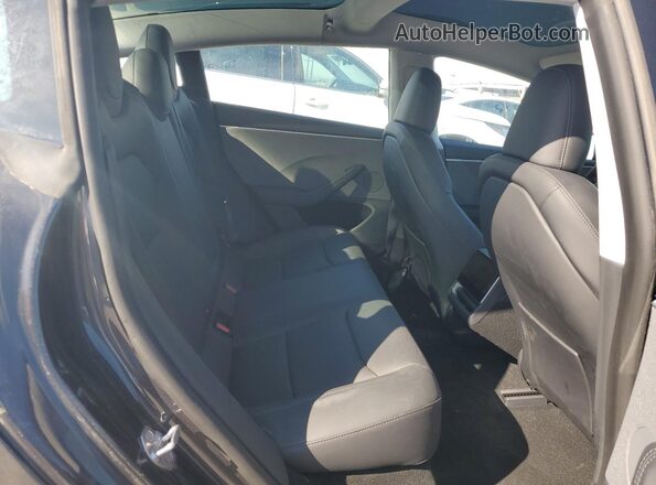 5YJ3E1EA7SF890930 2025 TESLA MODEL Серый 