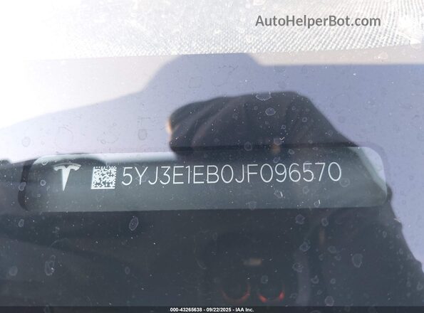 5YJ3E1EB0JF096570 2018 TESLA MODEL 3 Blue 