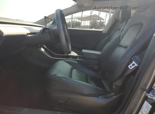 5YJ3E1EB1LF616374 2020 TESLA MODEL Gray Front interior view