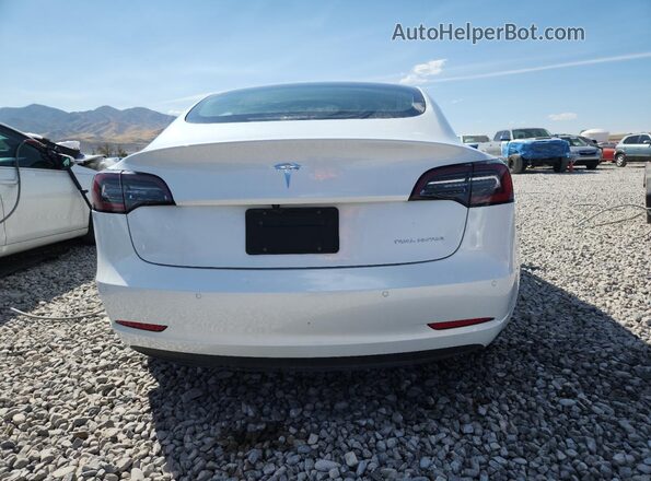 5YJ3E1EB2LF808323 2020 TESLA MODEL White Widok z tyłu