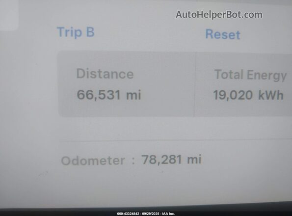 5YJ3E1EB3KF487245 2019 TESLA MODEL 3 White 