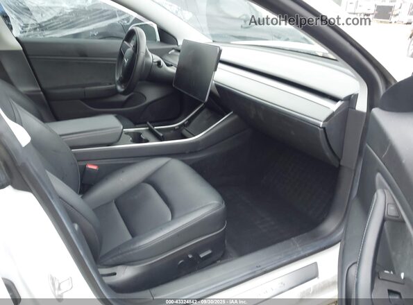 5YJ3E1EB3KF487245 2019 TESLA MODEL 3 White Widok wnętrza z przodu