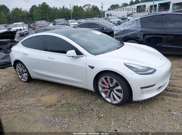 5YJ3E1EB3KF487245 2019 TESLA MODEL 3 White Widok wnętrza z tyłu
