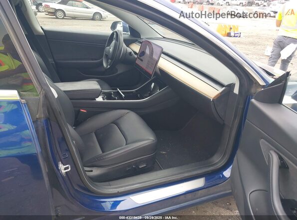 5YJ3E1EB3LF712197 2020 TESLA MODEL 3 Синий Вид салона спереди