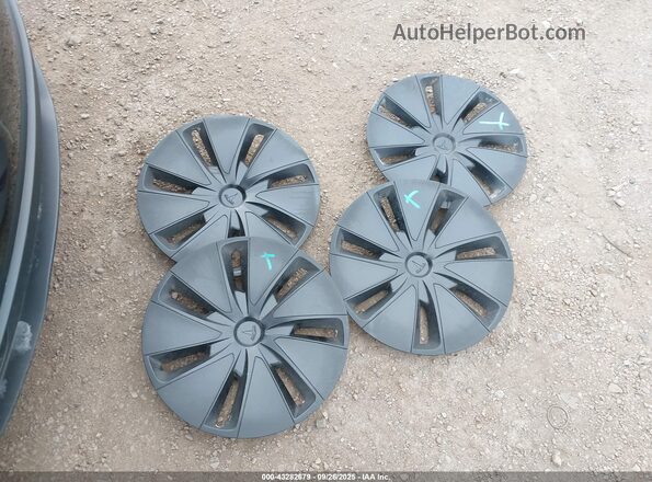 5YJ3E1EB3SF881960 2025 TESLA MODEL 3 Gray Widok zestawu wskaźników