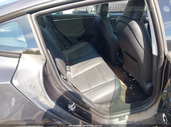 5YJ3E1EB3SF902449 2025 TESLA MODEL 3 Gray Вид наклейки з VIN-кодом