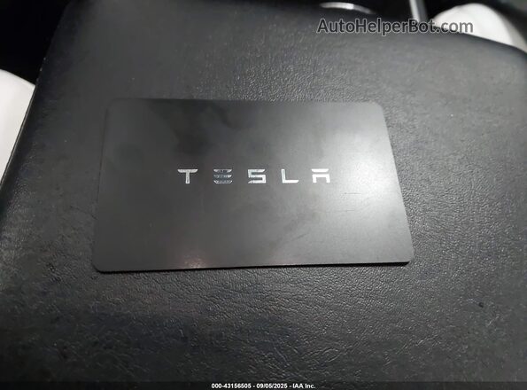 5YJ3E1EB4LF513756 2020 TESLA MODEL 3 Белый Вид панели приборов