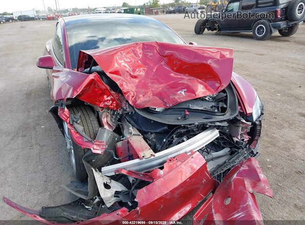5YJ3E1EB5SF874198 2025 TESLA MODEL 3 Red Вид спереду