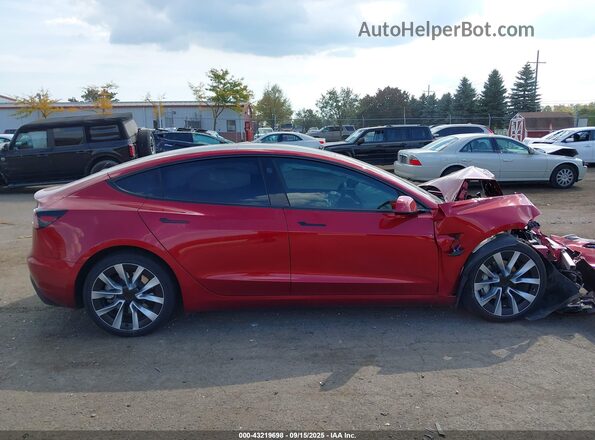 5YJ3E1EB5SF874198 2025 TESLA MODEL 3 Red Вид задньої частини салону