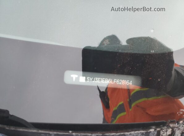 5YJ3E1EB6LF628164 2020 TESLA MODEL White Widok komory silnika