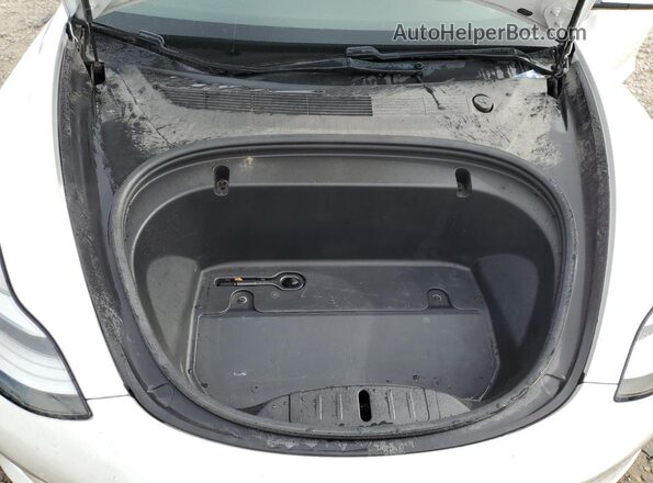 5YJ3E1EB6LF628164 2020 TESLA MODEL White Widok wnętrza z tyłu