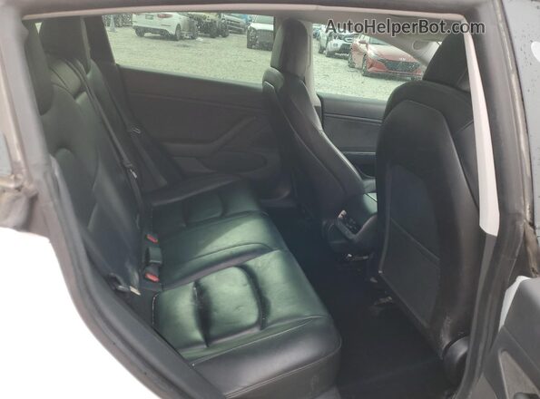 5YJ3E1EB6LF628164 2020 TESLA MODEL White Widok tylnych siedzeń