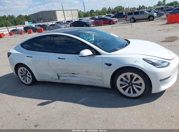 5YJ3E1EB6NF364978 2022 TESLA MODEL 3 White ხელსაწყოთა პანელის ხედი