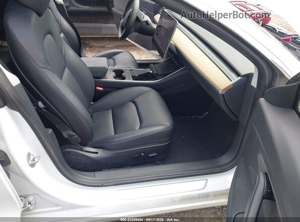 5YJ3E1EB7LF589083 2020 TESLA MODEL 3 Белый Вид салона спереди