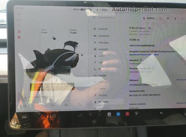 5YJ3E1EB8MF869290 2021 TESLA MODEL Gray ხელსაწყოთა პანელის ხედი