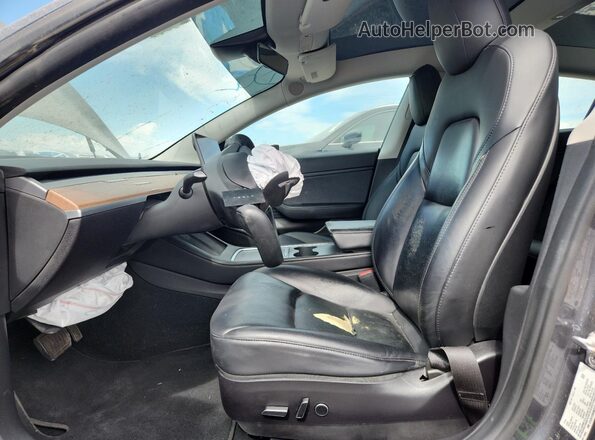 5YJ3E1EBXMF878332 2021 TESLA MODEL Charcoal Vista interior delantera