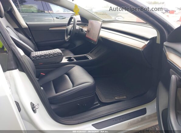 5YJ3E1EBXNF192681 2022 TESLA MODEL 3 White Вид салону спереду