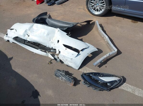 5YJ3E1EC4NF349159 2022 TESLA MODEL 3 White Instrument cluster view