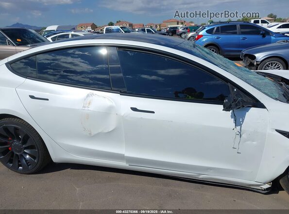 5YJ3E1EC4NF349159 2022 TESLA MODEL 3 White 360 interior view