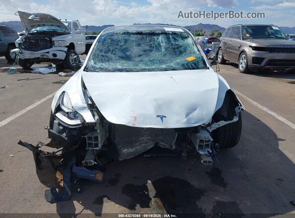 5YJ3E1EC4NF349159 2022 TESLA MODEL 3 White Rear interior view