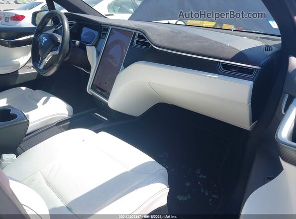 5YJXCBE41GF017897 2016 TESLA MODEL X Dark Blue Вид салону спереду