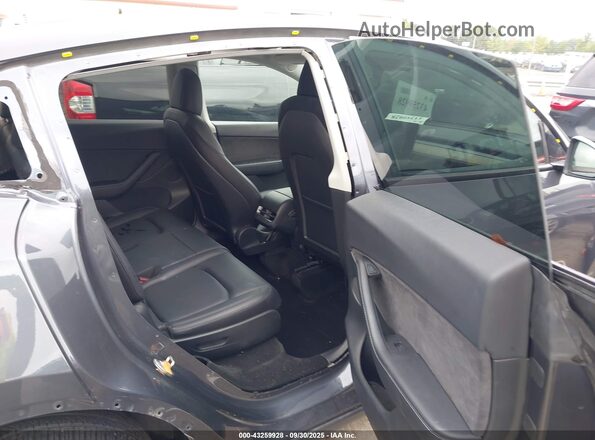 5YJYGAEE0MF299151 2021 TESLA MODEL Y Gray 